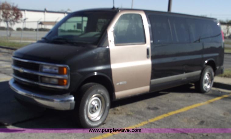 image for item 5418 1997 Chevrolet Express G3500 six passenger van