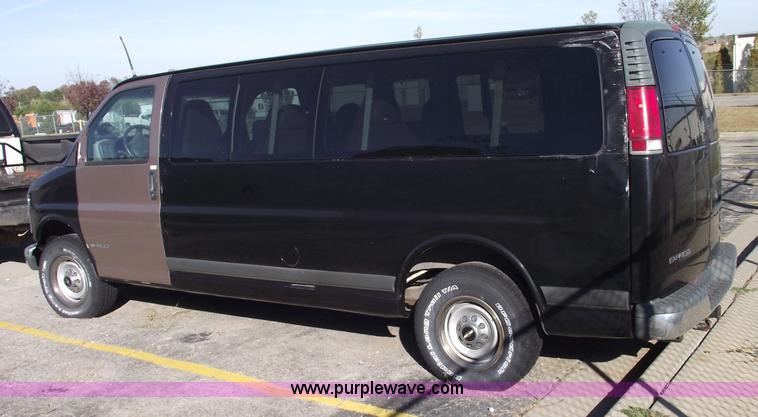 image for item 5418 1997 Chevrolet Express G3500 six passenger van