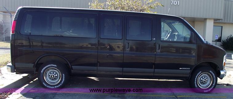 image for item 5418 1997 Chevrolet Express G3500 six passenger van