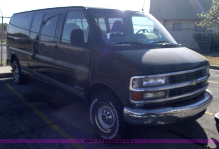 image for item 5418 1997 Chevrolet Express G3500 six passenger van
