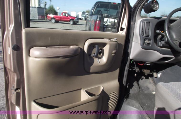 image for item 5418 1997 Chevrolet Express G3500 six passenger van