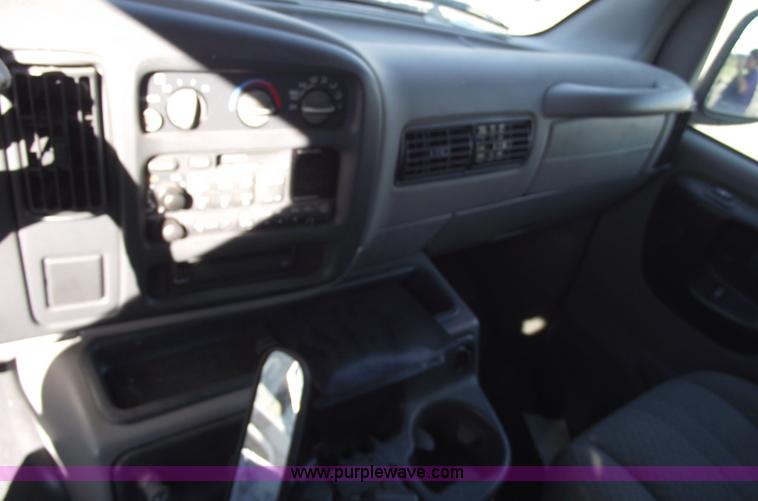 image for item 5418 1997 Chevrolet Express G3500 six passenger van