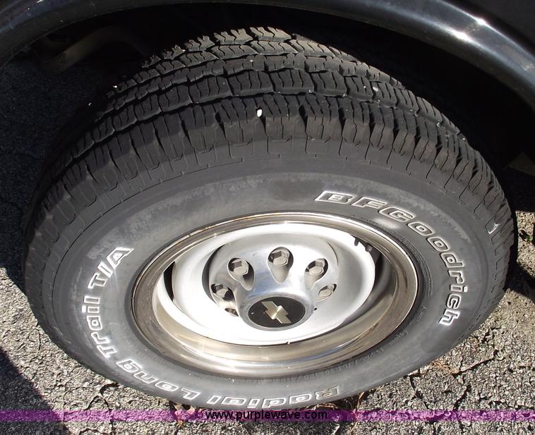 image for item 5418 1997 Chevrolet Express G3500 six passenger van