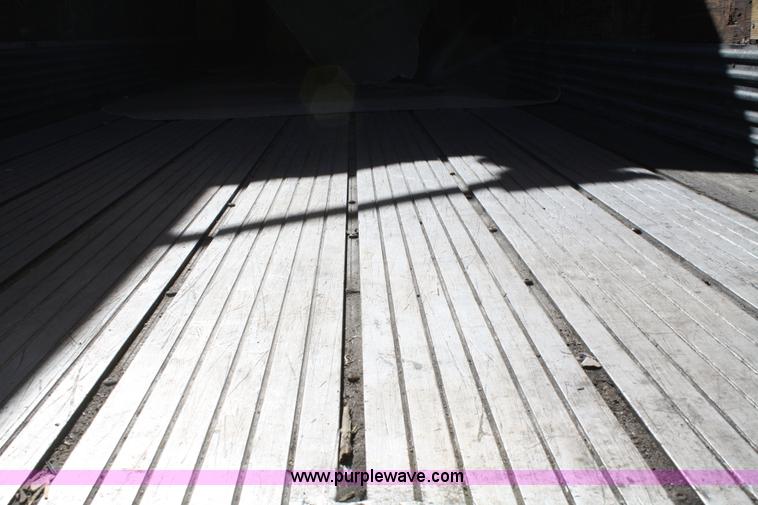 image for item 9056 1995 Wabash 48' van trailer