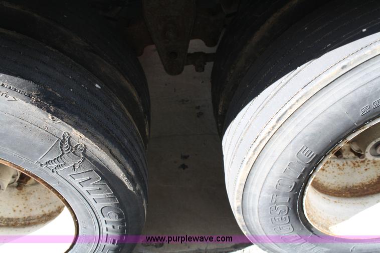 image for item 9056 1995 Wabash 48' van trailer