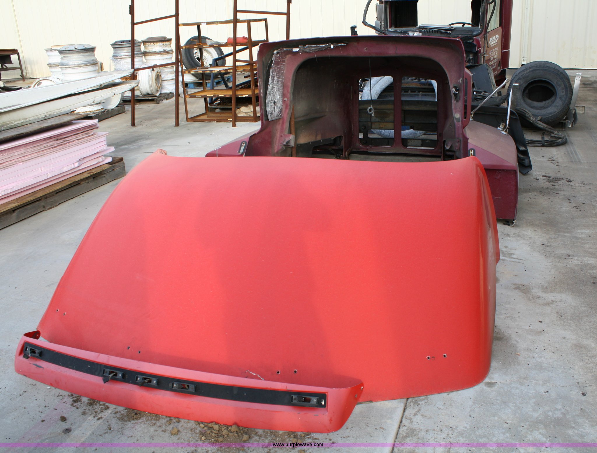 Assorted truck parts in Spring Hill, KS Item 5014 sold Purple Wave