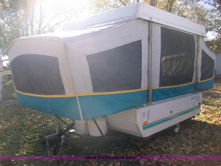 image for item 1560 1994 Fleetwood Cedar Coleman Destiny camper