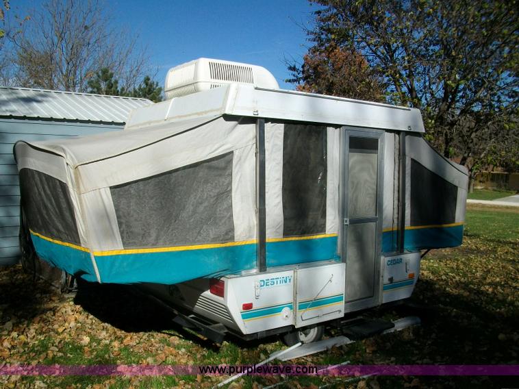image for item 1560 1994 Fleetwood Cedar Coleman Destiny camper