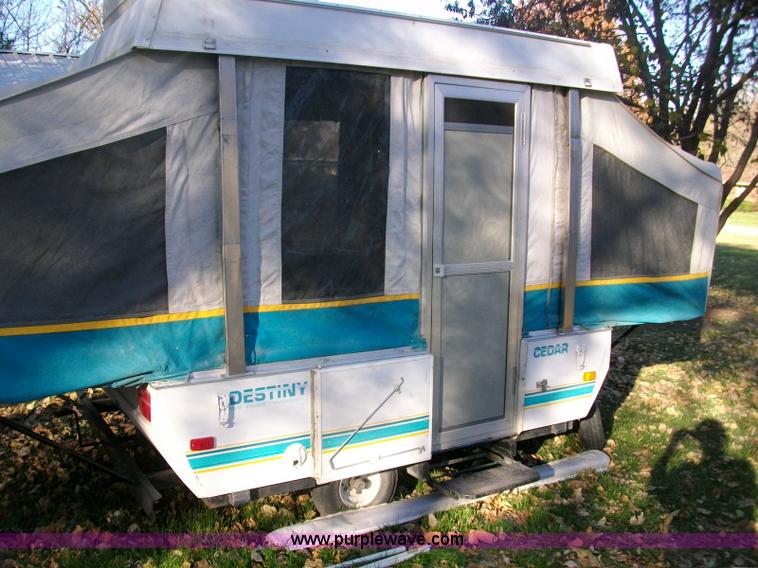 image for item 1560 1994 Fleetwood Cedar Coleman Destiny camper
