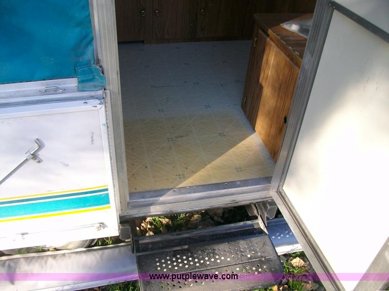 image for item 1560 1994 Fleetwood Cedar Coleman Destiny camper