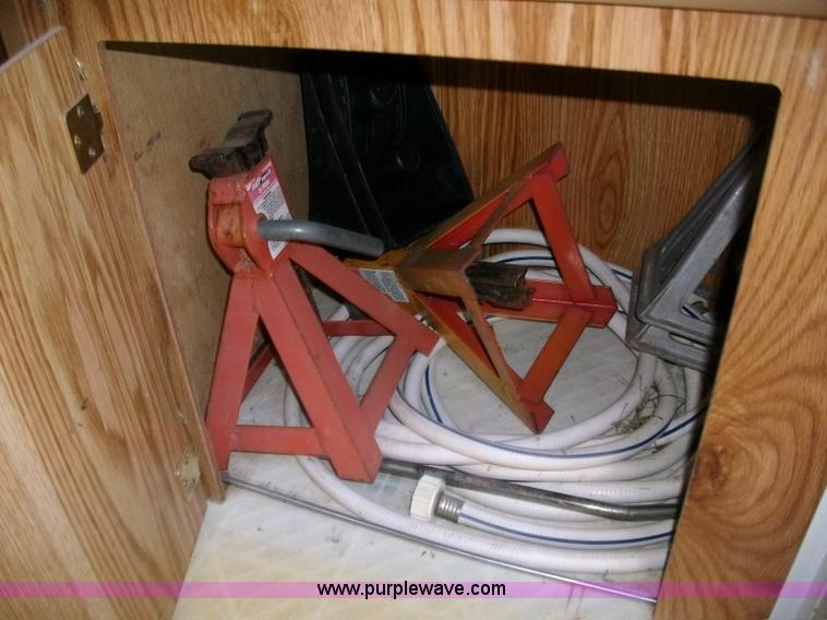 image for item 1560 1994 Fleetwood Cedar Coleman Destiny camper