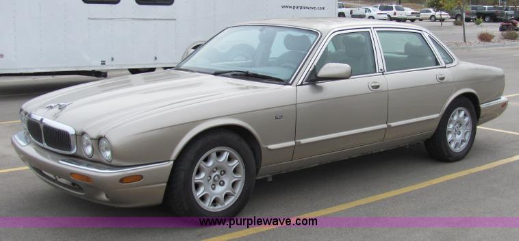 image for item 2291 1998 Jaguar XJ8