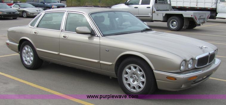 image for item 2291 1998 Jaguar XJ8