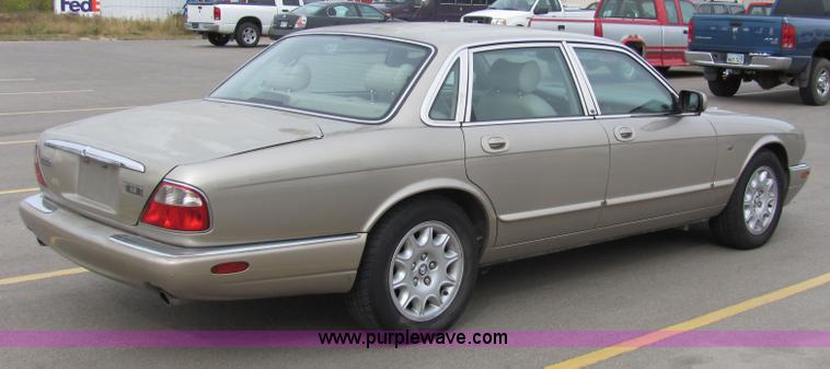 image for item 2291 1998 Jaguar XJ8