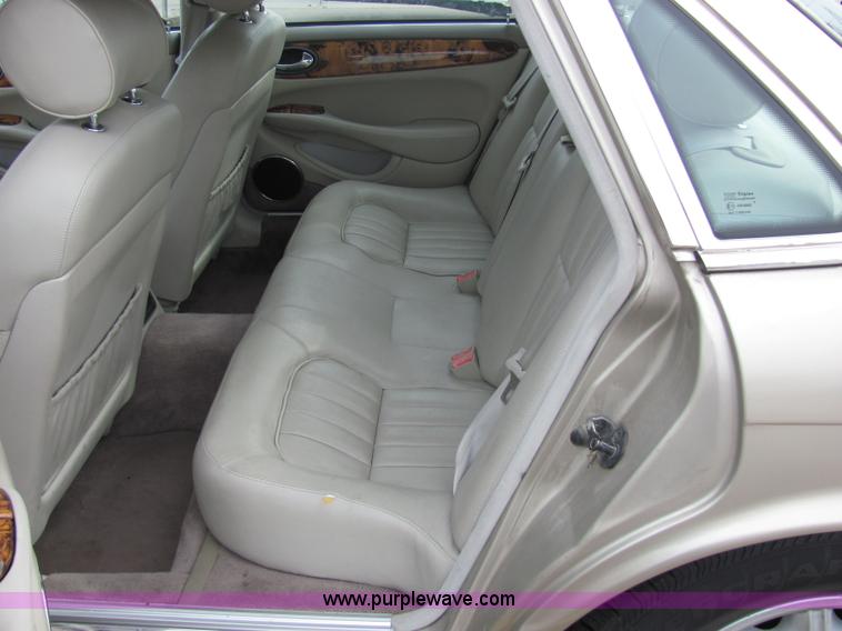 image for item 2291 1998 Jaguar XJ8