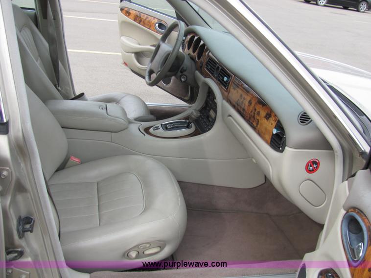 image for item 2291 1998 Jaguar XJ8