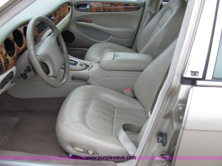 image for item 2291 1998 Jaguar XJ8
