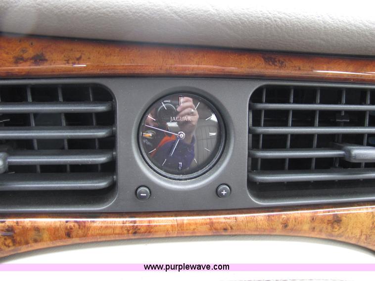 image for item 2291 1998 Jaguar XJ8