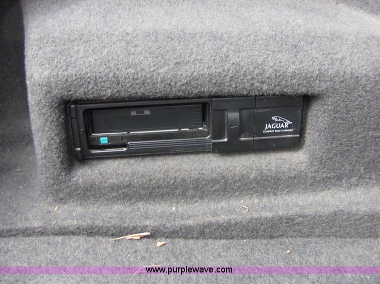 image for item 2291 1998 Jaguar XJ8