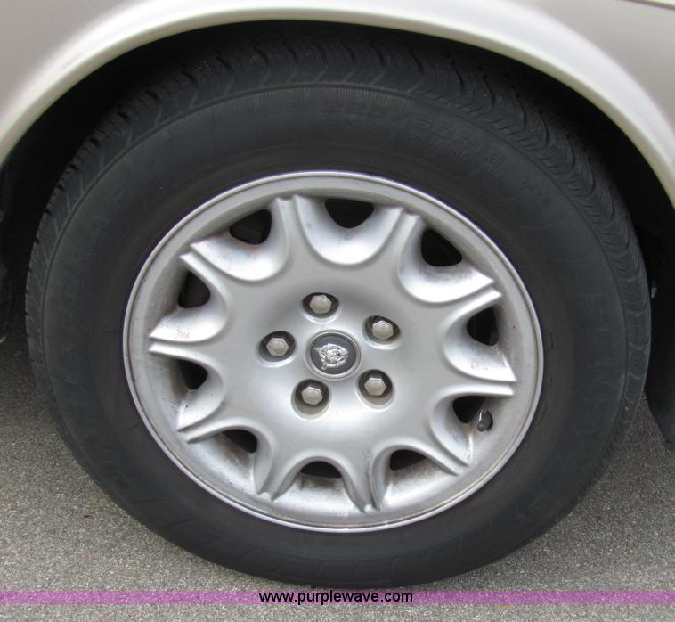 image for item 2291 1998 Jaguar XJ8