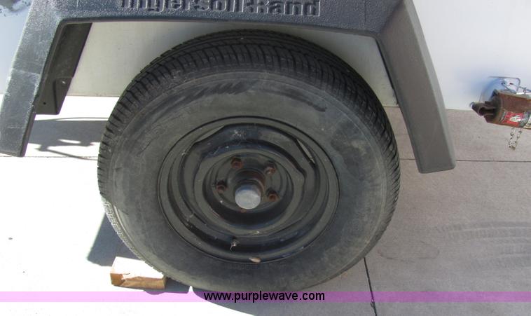 image for item 2292 1998 Ingersoll Rand L6-4MH portable 6kw light tower