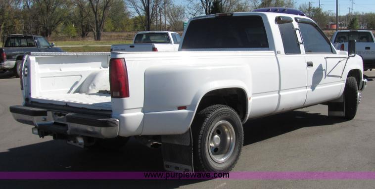 image for item 2328 1995 Chevrolet C2500 pickup truck