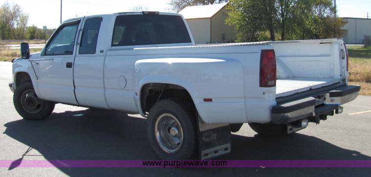image for item 2328 1995 Chevrolet C2500 pickup truck