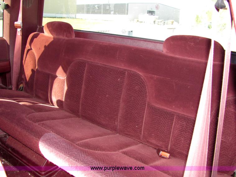 image for item 2328 1995 Chevrolet C2500 pickup truck