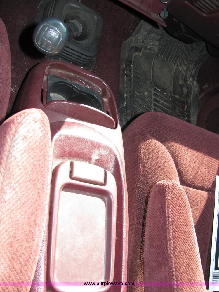 image for item 2328 1995 Chevrolet C2500 pickup truck