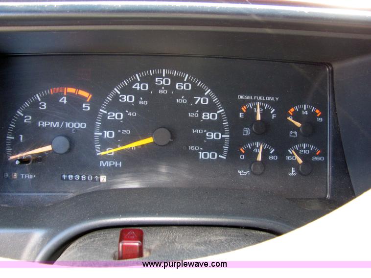 image for item 2328 1995 Chevrolet C2500 pickup truck