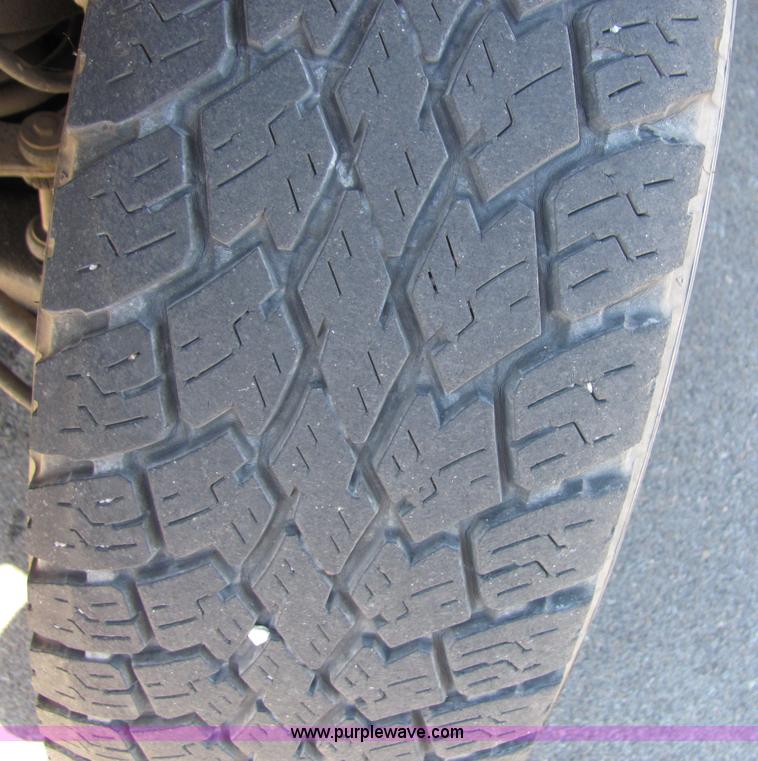 image for item 2328 1995 Chevrolet C2500 pickup truck