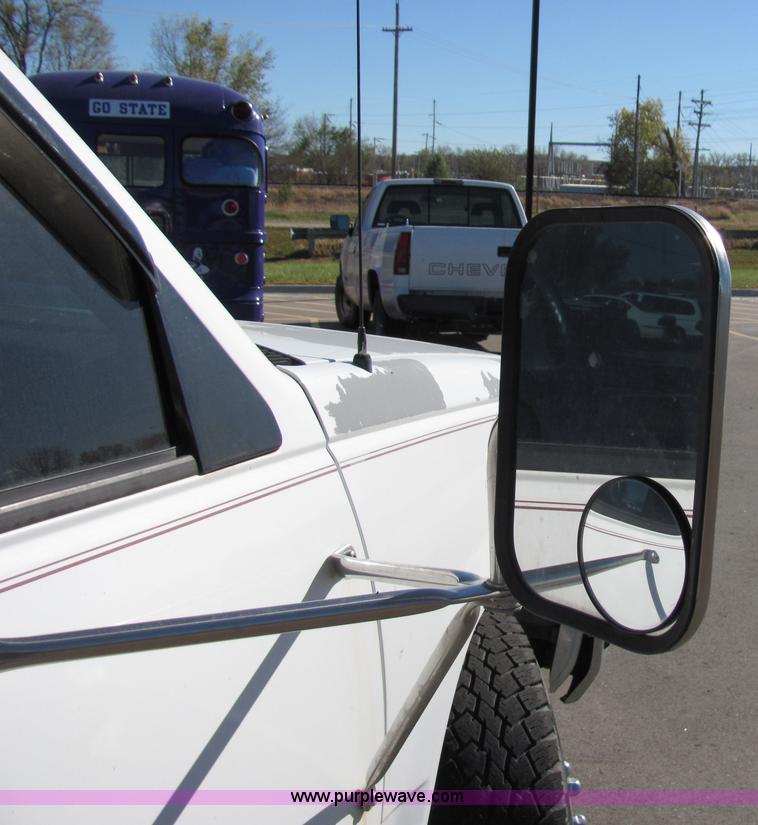 image for item 2328 1995 Chevrolet C2500 pickup truck