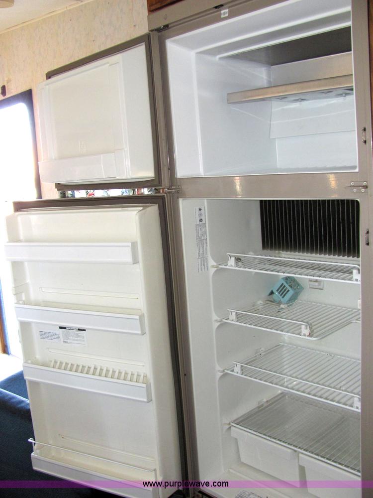 image for item 2329 1996 Newman American Star 28' fifth wheel camper