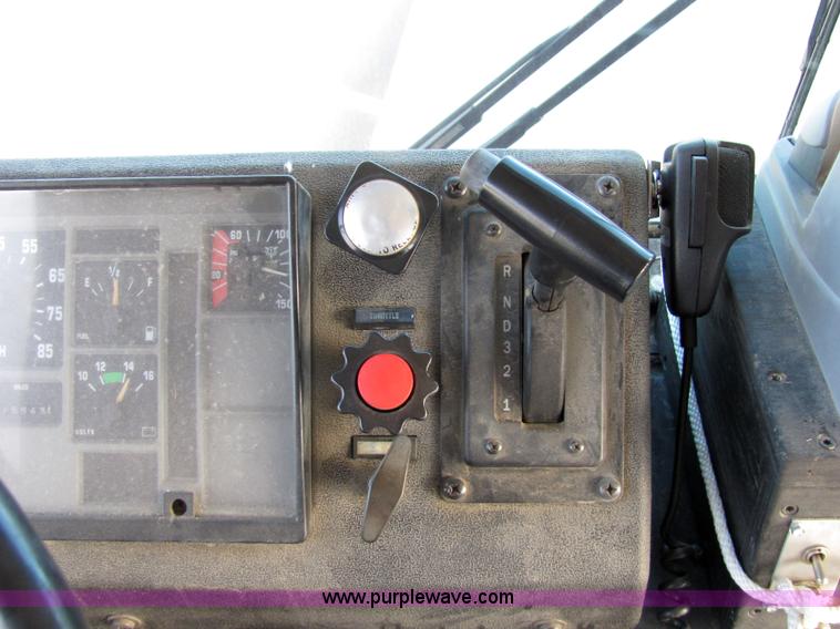 image for item 2330 1993 Amtran Genesis transit bus