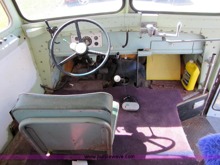 image for item 2513 1959 Ford F350 bus