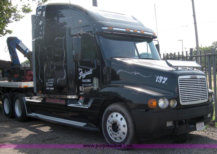 image for item 2734 1999 Freightliner Conventional FLC120 semi truck