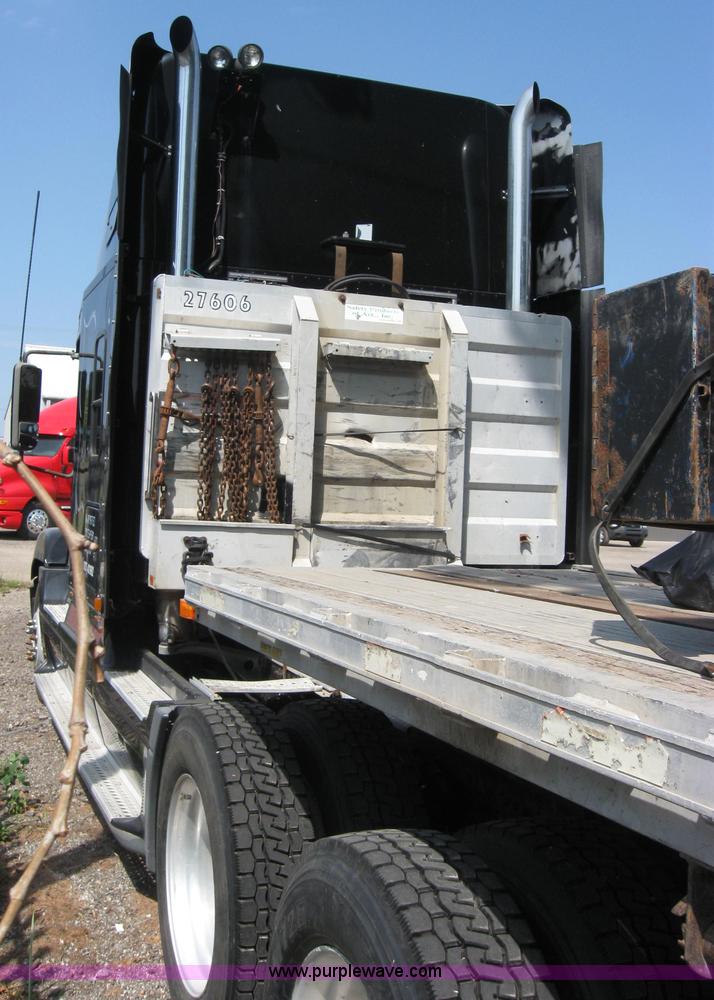 image for item 2734 1999 Freightliner Conventional FLC120 semi truck