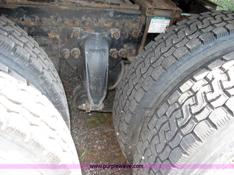 image for item 2734 1999 Freightliner Conventional FLC120 semi truck