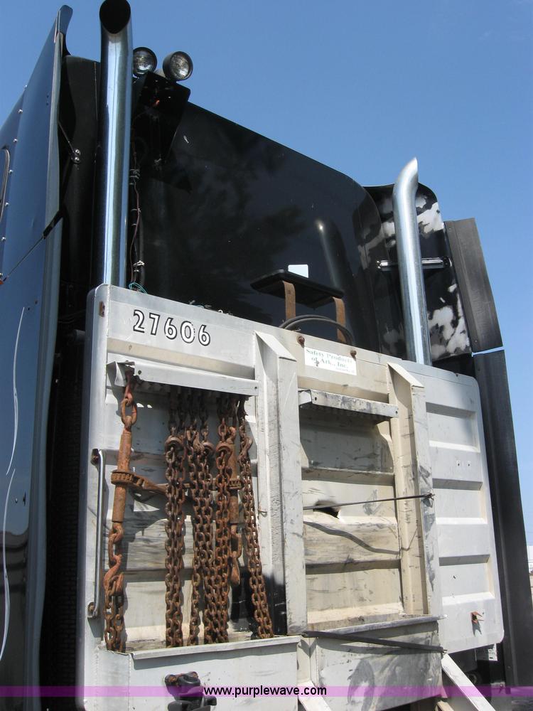 image for item 2734 1999 Freightliner Conventional FLC120 semi truck