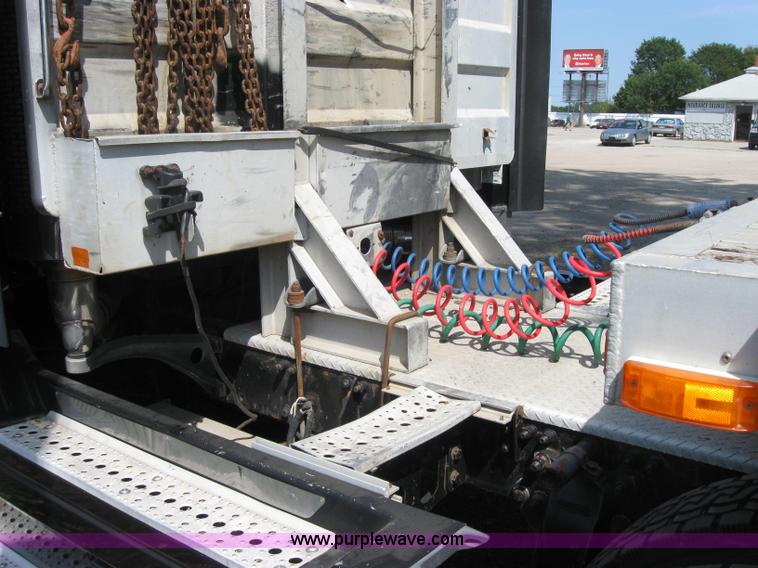 image for item 2734 1999 Freightliner Conventional FLC120 semi truck