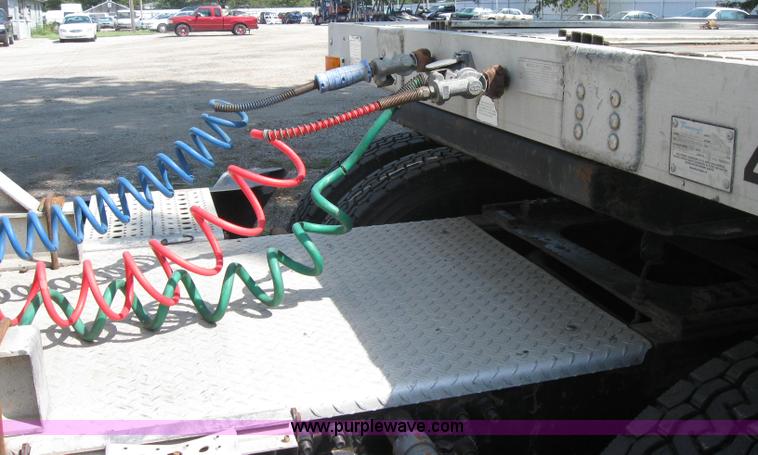 image for item 2734 1999 Freightliner Conventional FLC120 semi truck