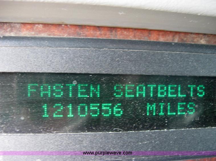 image for item 2734 1999 Freightliner Conventional FLC120 semi truck