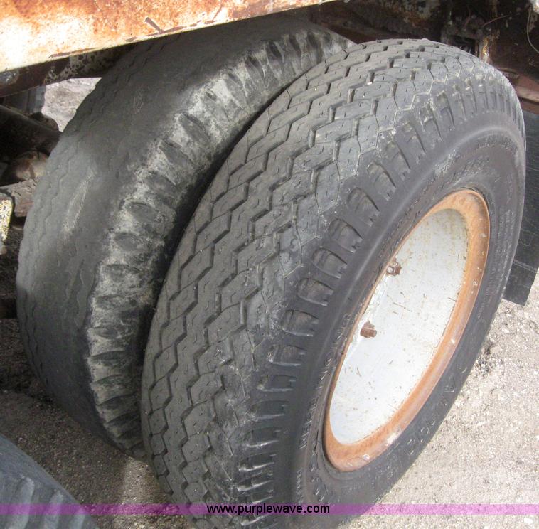 image for item 3080 1961 Custom 5000 gallon tanker trailer