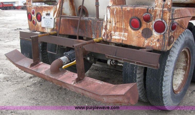 image for item 3080 1961 Custom 5000 gallon tanker trailer