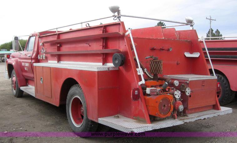 image for item 3081 1975 Ford F600 fire truck