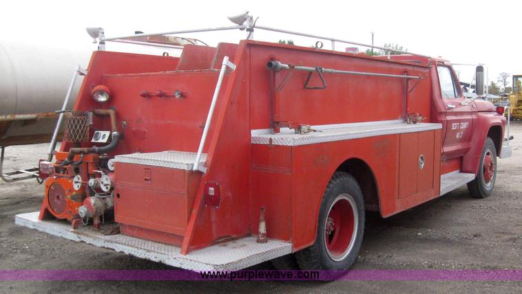 image for item 3081 1975 Ford F600 fire truck