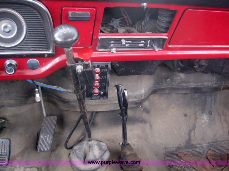 image for item 3081 1975 Ford F600 fire truck