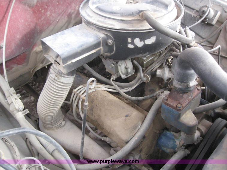 image for item 3081 1975 Ford F600 fire truck