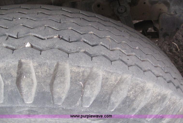 image for item 3081 1975 Ford F600 fire truck