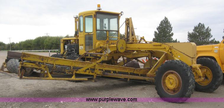image for item 3083 1967 Caterpillar 120 motor grader with boomer elevator